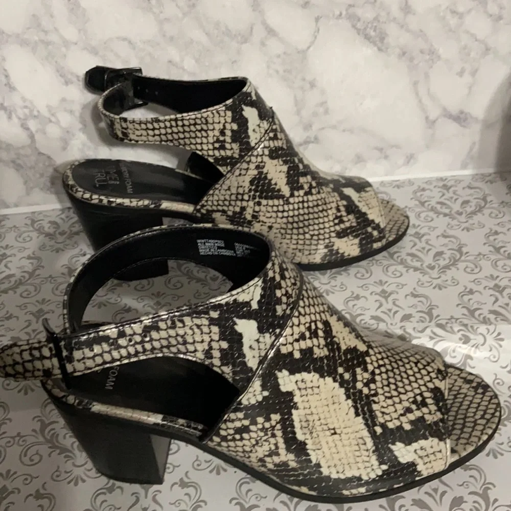 Time and tru chunky heels shoes , size 8.5W - Picture 3 of 6